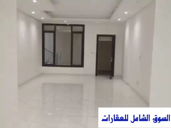 شقة أرضية فاخرة للإيجار في الخالدية - 3 غرف - موقع...