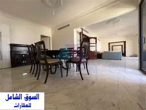 شقة أنيقة مفروشة جزئياً في قلب الحمرا مع تراس - إطلالة خلابة!