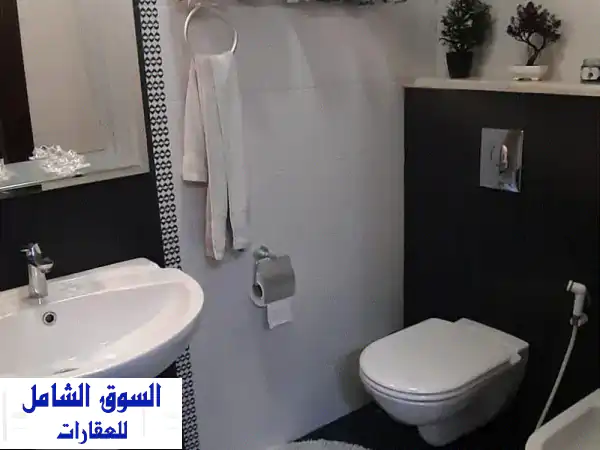 شقة أرضية فاخرة للبيع في الرابية - مساحة 205م + حديقة 200م! ✨