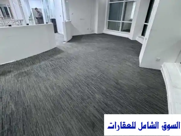 مكتب فاخر للإيجار في قلب حولي - 33م²، 440 دينار شامل الخدمات!