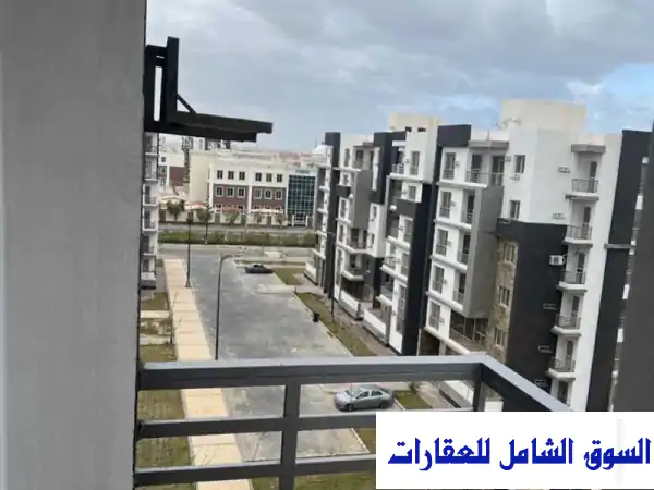 شقة مفروشة فاخرة للإيجار في كمبوند جنة -...