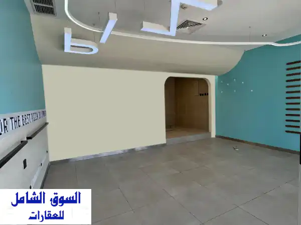 محل تجاري للإيجار - فرصة ذهبية في شرق قطعة 6!...