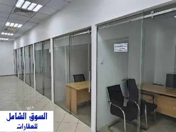 مكاتب مجهزة بالكامل في أبراج الديوان بعجمان: دعم شامل للشركات الناشئة والصغيرة والمتوسطة