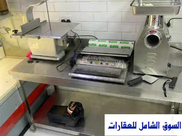 فرصة ذهبية! محل ملحمة ومشاوي جاهز للعمل في الراشدية، عجمان - للبيع بسبب السفر