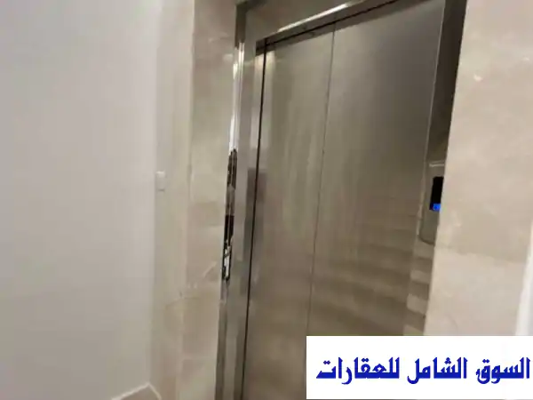 تاون هاوس فاخر للإيجار في الفنيطيس - 5 غرف ماستر + جميع المرافق!