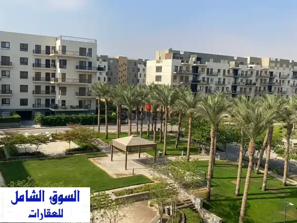شقة فاخرة للبيع في إيستاون - إطلالة خلابة ومساحة واسعة!