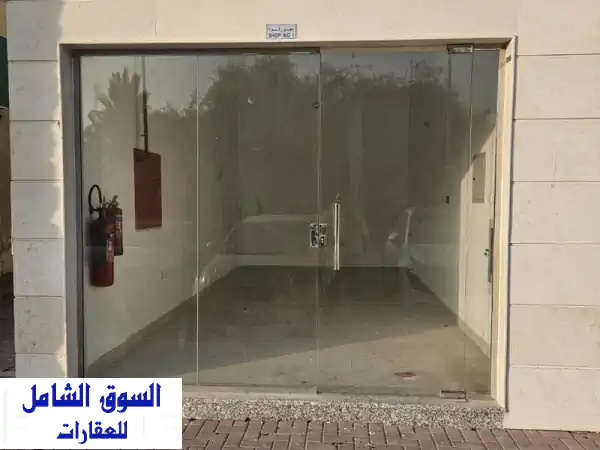 محل تجاري فاخر للإيجار السنوي في الراشدية - مساحة...