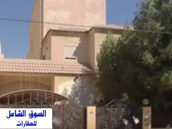فيلا فاخرة للبيع في أبو الحصانية - مساحة 377م²،...