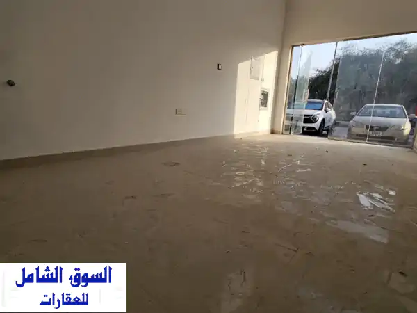 محل تجاري فاخر للإيجار السنوي في الراشدية - مساحة 30,000 قدم مقابل قصر الحاكم!