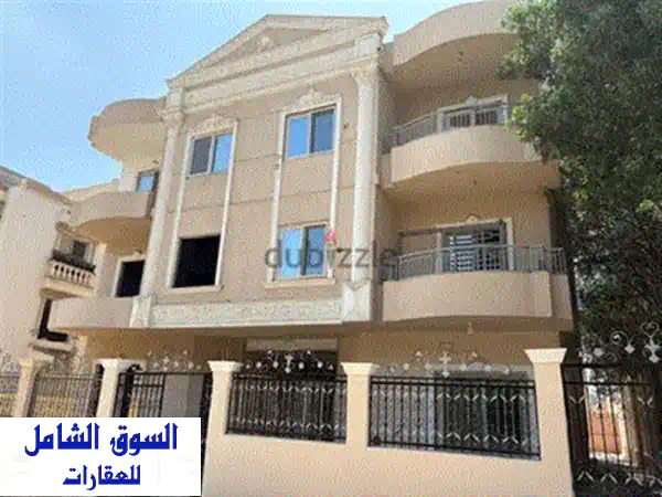 شقة للبيع في العبور - موقع متميز و تشطيب فاخر! 150 متر
