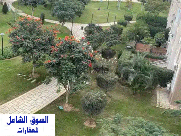 شقة أرضية بجاردن رائعة في مدينتي - إيجار قانوني - 70م² - مفروشة جزئيًا
