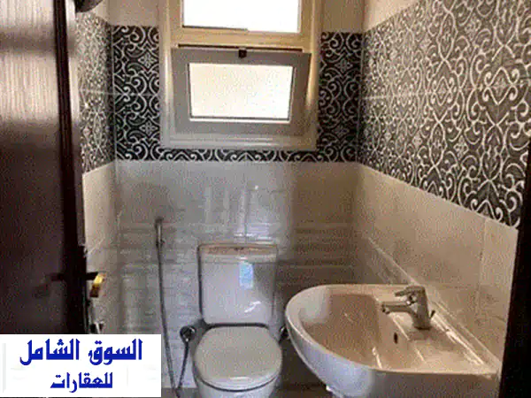 دوبلكس بجاردن للإيجار في كمبوند البروج مدينة الشروق 1673 غرف واكبر مساحة جاردن