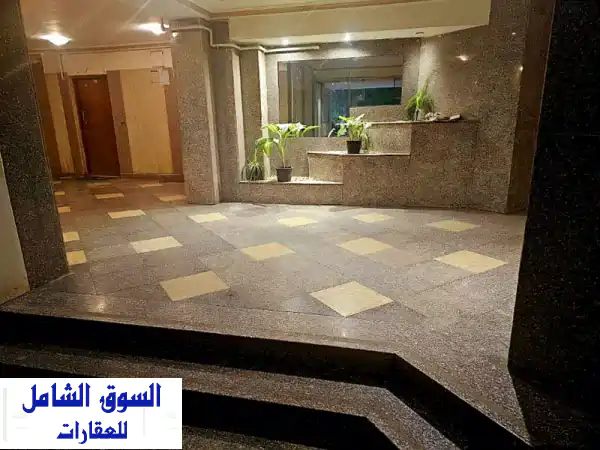 شقة فاخرة للبيع في الهرم - 250 متر - إطلالة مميزة على...