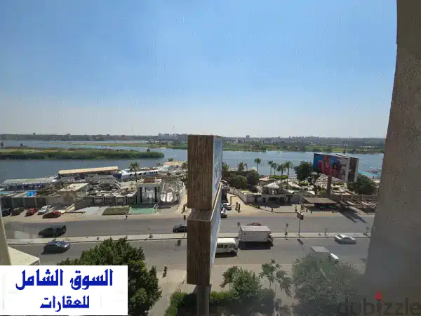 شقة فاخرة للبيع في أبراج المعادي - إطلالة خلابة على...