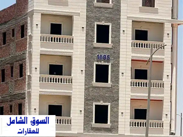 للبيع بسعر مغرى جدا بأرقى موقع فيلات الشروق...