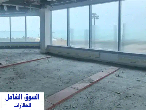 طابق أول فاخر للإيجار على طريق الخليج - مساحة 650 مترًا!...