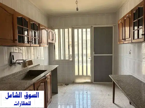 شقة فاخرة للبيع في قرنة الحمراء - مسكن أحلامك ينتظرك!