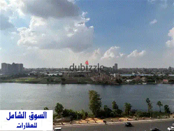 شقة فاخرة للبيع في أبراج المعادي - إطلالة خلابة على نهر النيل!