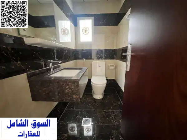 شقة فاخرة ٣ غرف وصالة + مواقف مجانية بالقرب من كنز مول - الكونة