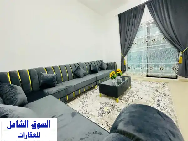 شقة فاخرة غرفتين وصالة في تاور سي عجمان - مقابل جراند مول! 5500 درهم شامل!
