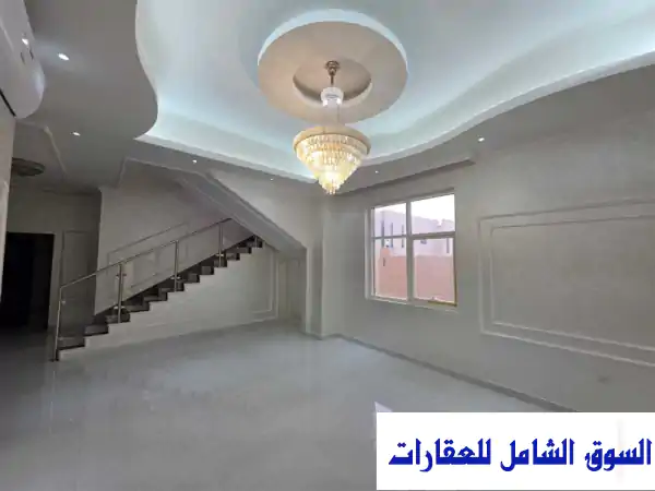 فيلا فاخرة للإيجار في منطقة الياسمين، عجمان - مساحة واسعة وموقع متميز!