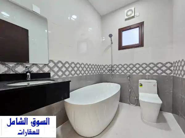 فيلا فاخرة للإيجار في منطقة راقية - مسكن أحلامك ينتظرك!