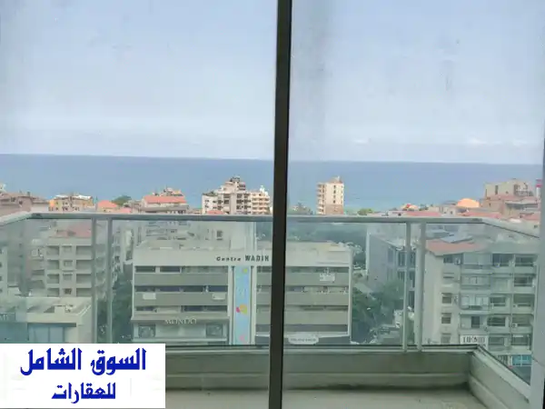 شقة فاخرة للبيع في جونيه - حارة صخر، إطلالة بحرية خلابة!