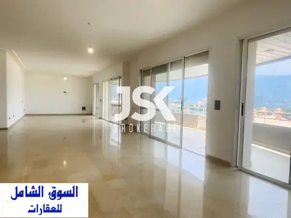 شقة فسيحة للإيجار في الجمور بإطلالة خلابة - 340 متر مربع!