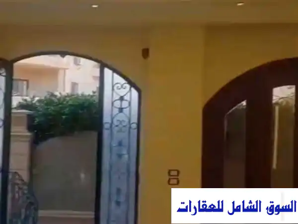 دوبلكس فاخر للإيجار بالقرب من بلازا مول -...