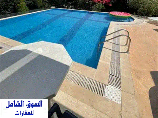 شقة مفروشة فاخرة مطلة على البحر في ضبية - إطلالة خلابة وراحة تامة!