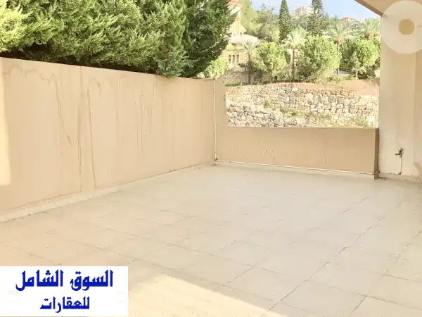 شقة فاخرة للبيع في جبيل بلاط - مساحة واسعة...
