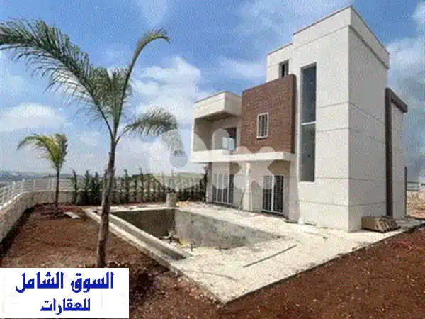 فيلا كلاسيكية فاخرة للبيع - إطلالة جبلية خلابة على غروب الشمس!