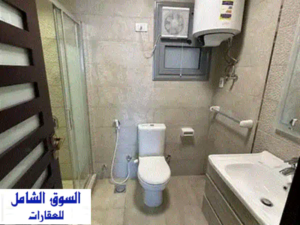 شقة أحلامك في التجمع الخامس!  آخر فرصة - تشطيب كامل - تقسيط - بجانب الجامعة الأمريكية