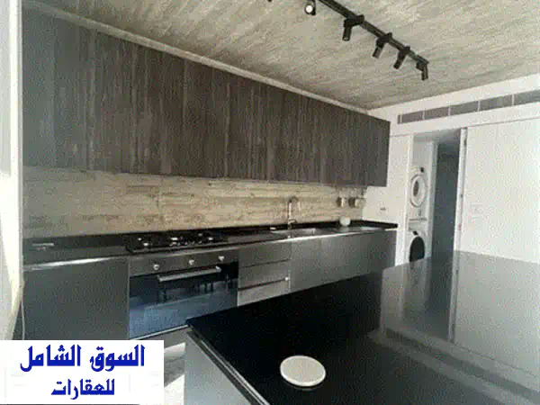 شقة دوبلكس فاخرة للإيجار في الأشرفية - موقع متميز!