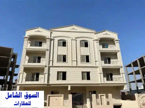 شقة للبيع بسعر مغرٍ في جنة الأندلس، التجمع الخامس – فرصة ذهبية!
