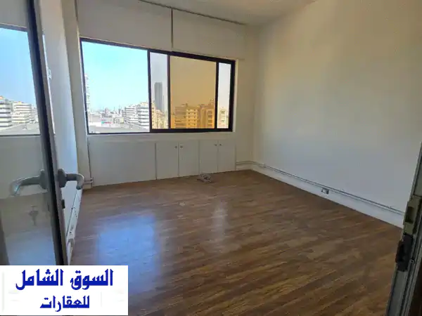 مكتب فاخر للبيع في سن الفيل - فرصة استثمارية لا تُفوّت!