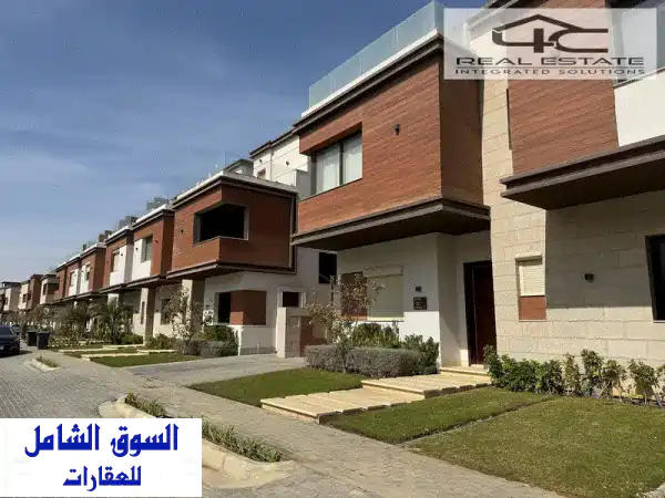 فرصة ذهبية! تاون هاوس فيلا للبيع في أزار 2...