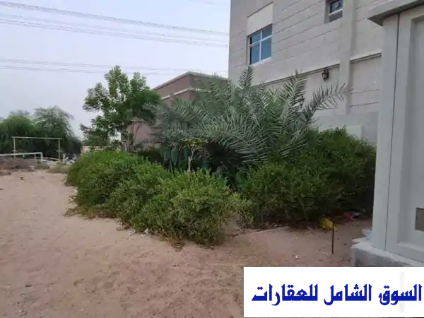 فيلا فاخرة مفروشة للإيجار السنوي في منطقة...
