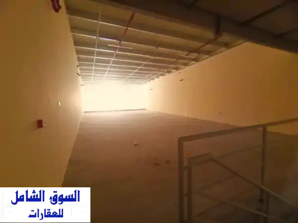 مستودع مثالي في عجمان الصناعية | 3830 قدم مربع | إيجار 170 ألف درهم فقط!