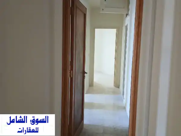 شقة فاخرة للبيع في الضبية - إطلالة بحرية خلابة! (أرضي، 3 غرف، حديقة خاصة)