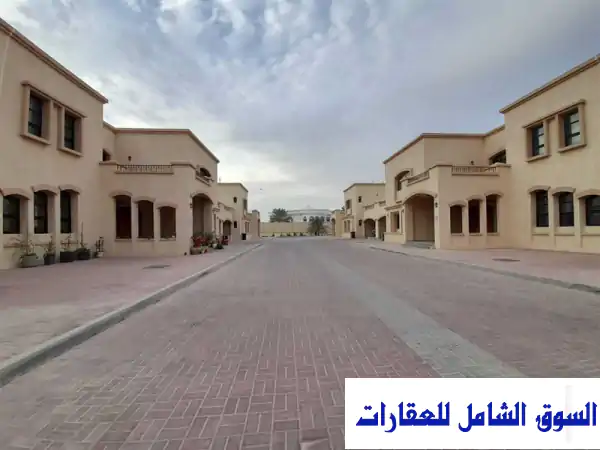 فيلا دوبلكس فاخرة للإيجار السنوي في فلج هزاع، العين...
