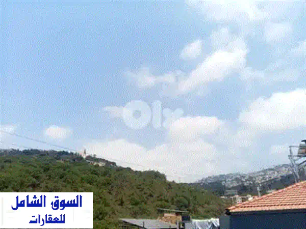 شقة فاخرة للبيع في ديك المهدي بإطلالة جزئية على البحر والجبل - 115 متر مربع