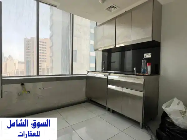 فرصة استثمارية مميزة! دور تجاري كامل في القبلة - إطلالة بحرية خلابة
