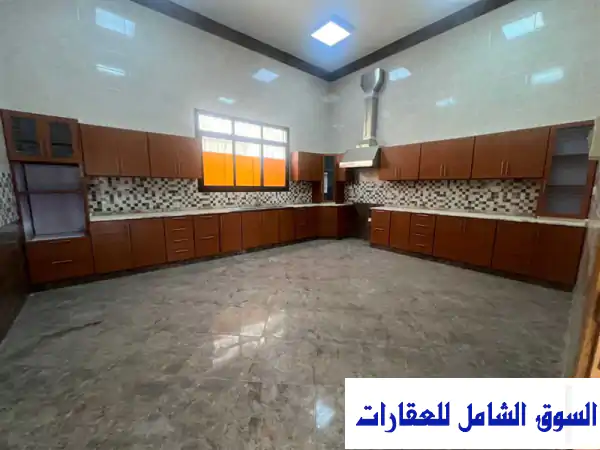 فيلا فاخرة للإيجار في الطوية، العين - 7 غرف ماستر +...