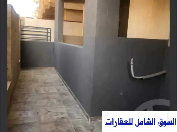 شقة أرضية بحديقة خاصة بالتجمع الخامس - فرصة استثمارية لا تُفوّت!