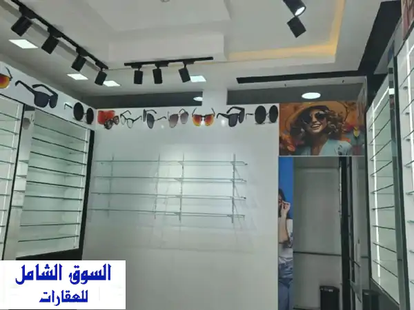 محل تجاري فاخر للإيجار في مزيد - معسكر الشركات | موقع مميز وديكورات أنيقة