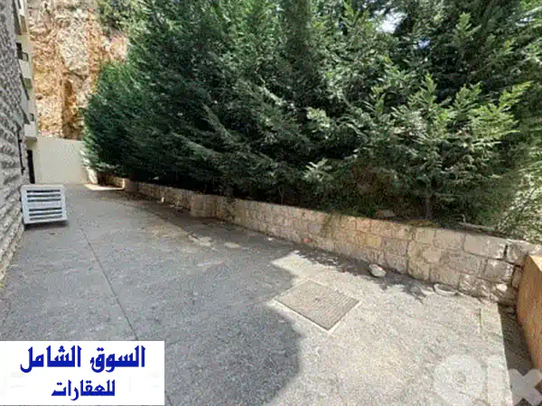 شقة فاخرة مع تراس واسع للبيع في مدينة جبيل -...