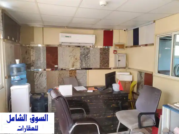 عقار صناعي للإيجار في المنطقة الصناعية 17 - مساحة 20000 قدم! ساحة مفتوحة + مستودعات + سكن عمال