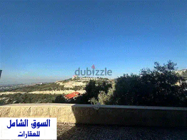 شقة فاخرة مع تراس واسع للبيع في مدينة جبيل - إطلالة خلابة!