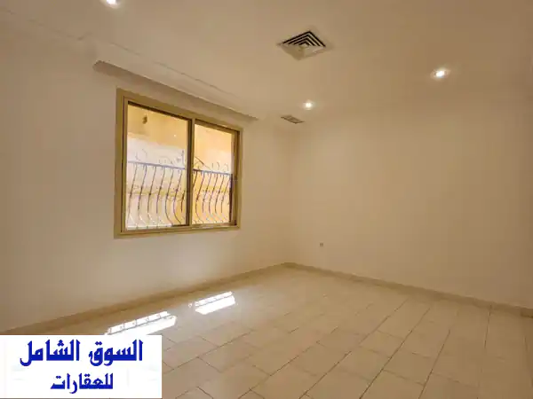 شقة سرداب واسعة للإيجار في سلوى - قطعة 12 | حوش خاص...